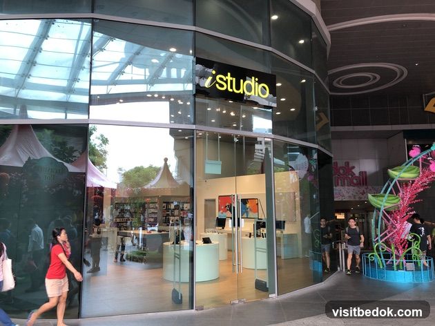 iStudio Storefront