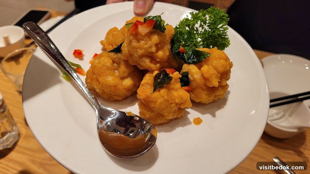 Salted Egg Yolk Fried Prawns