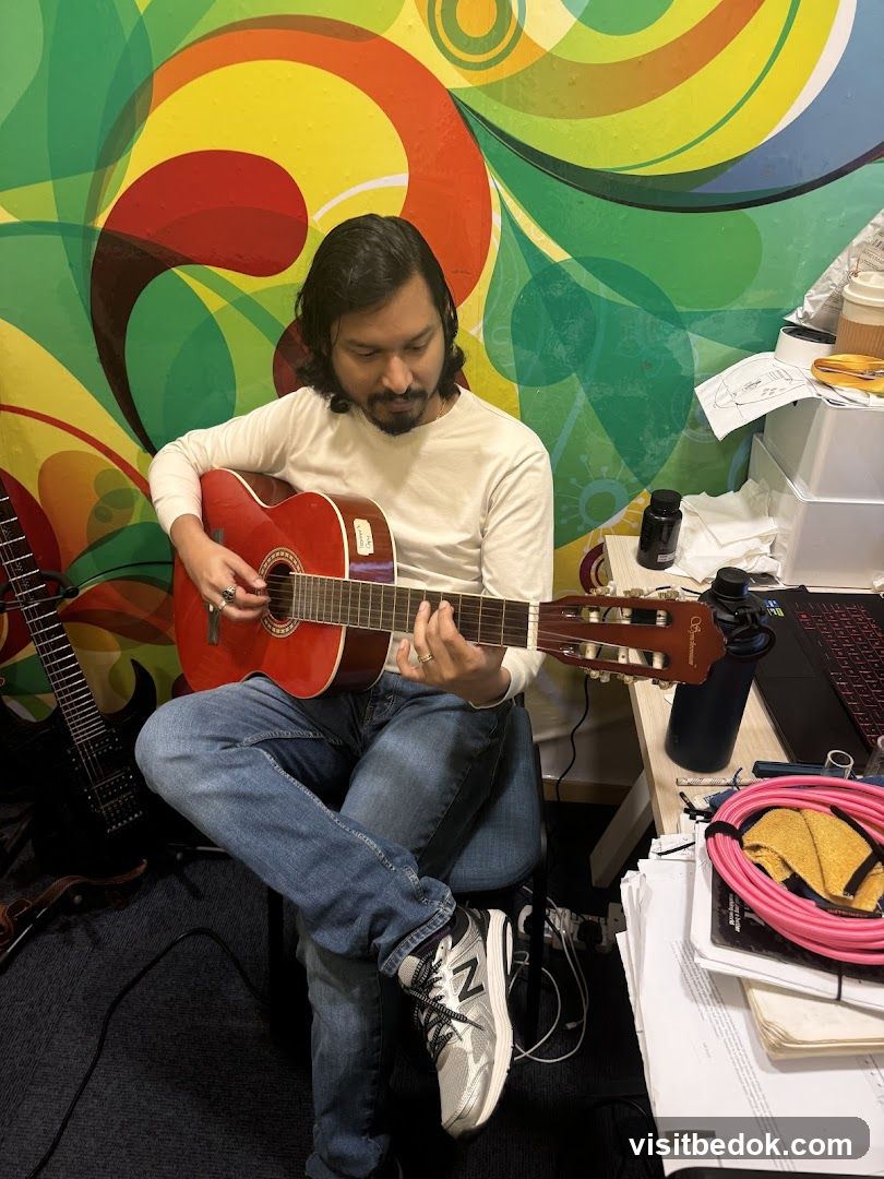Man playing guitar