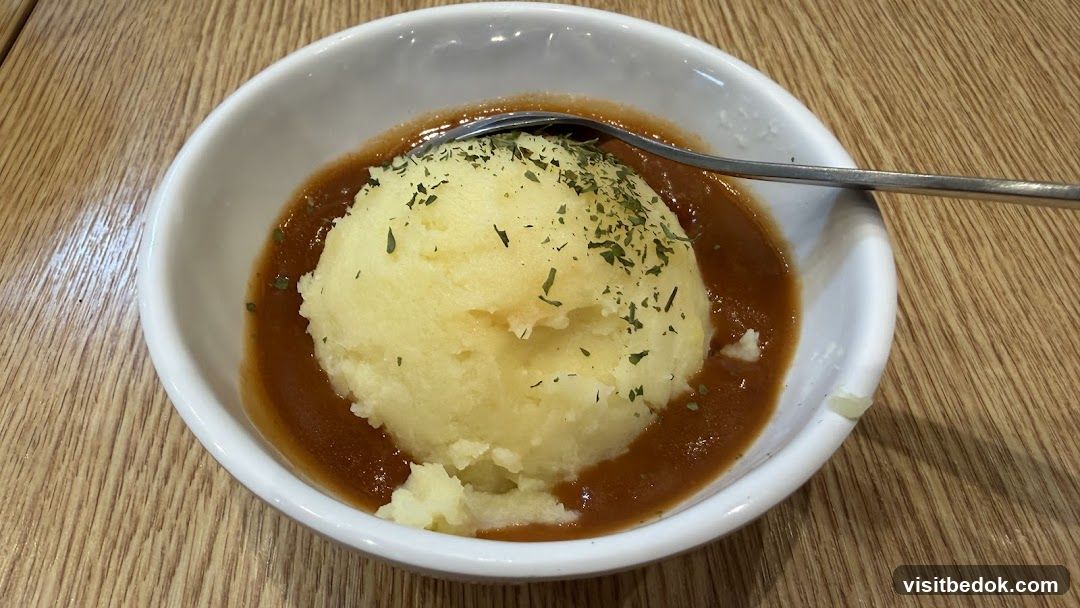 Mashed Potatoes with Gravy