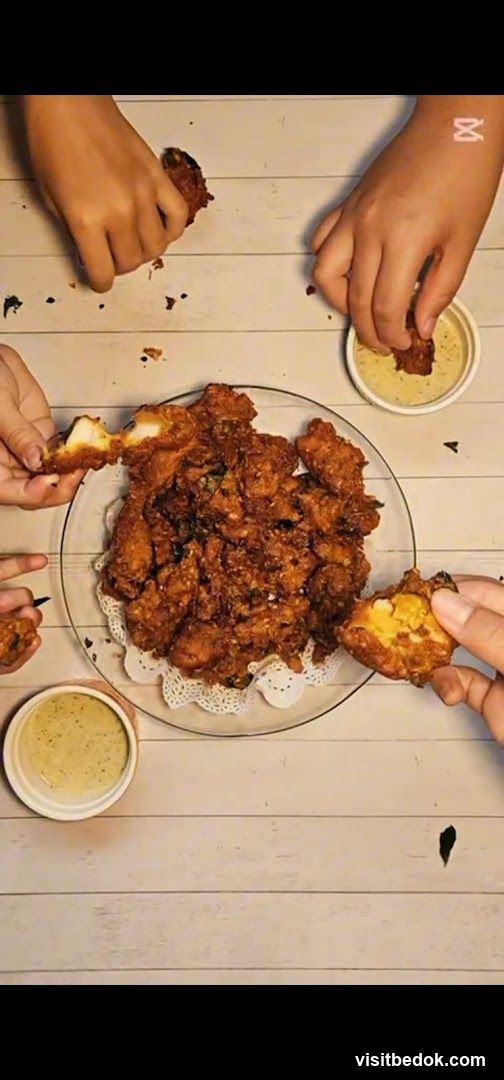 Fried Chicken Bites with Dipping Sauce