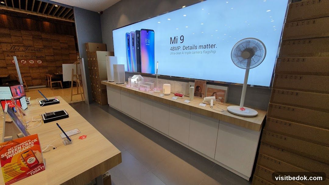 Electronics Store Display