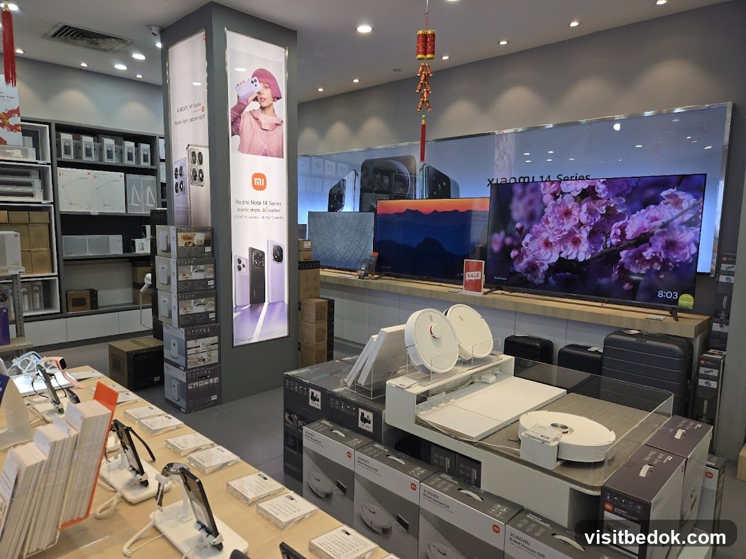 Electronics Store Display