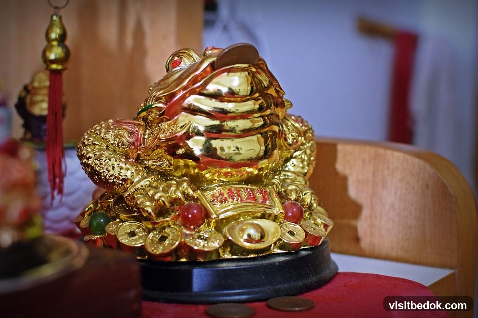 Golden Toad Figurine