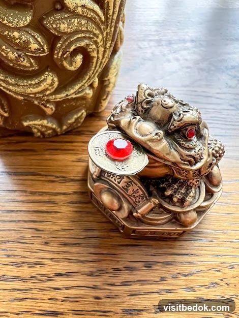 Decorative Toad Figurine