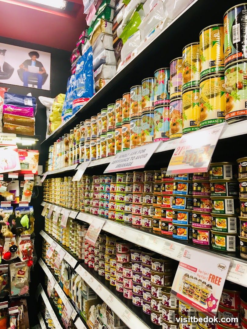 Pet Food Aisle