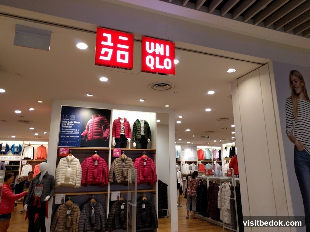Uniqlo Store Interior