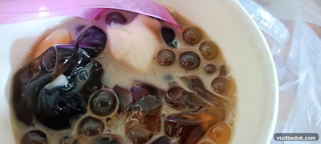 Dessert Bowl with Tapioca Pearls and Jelly