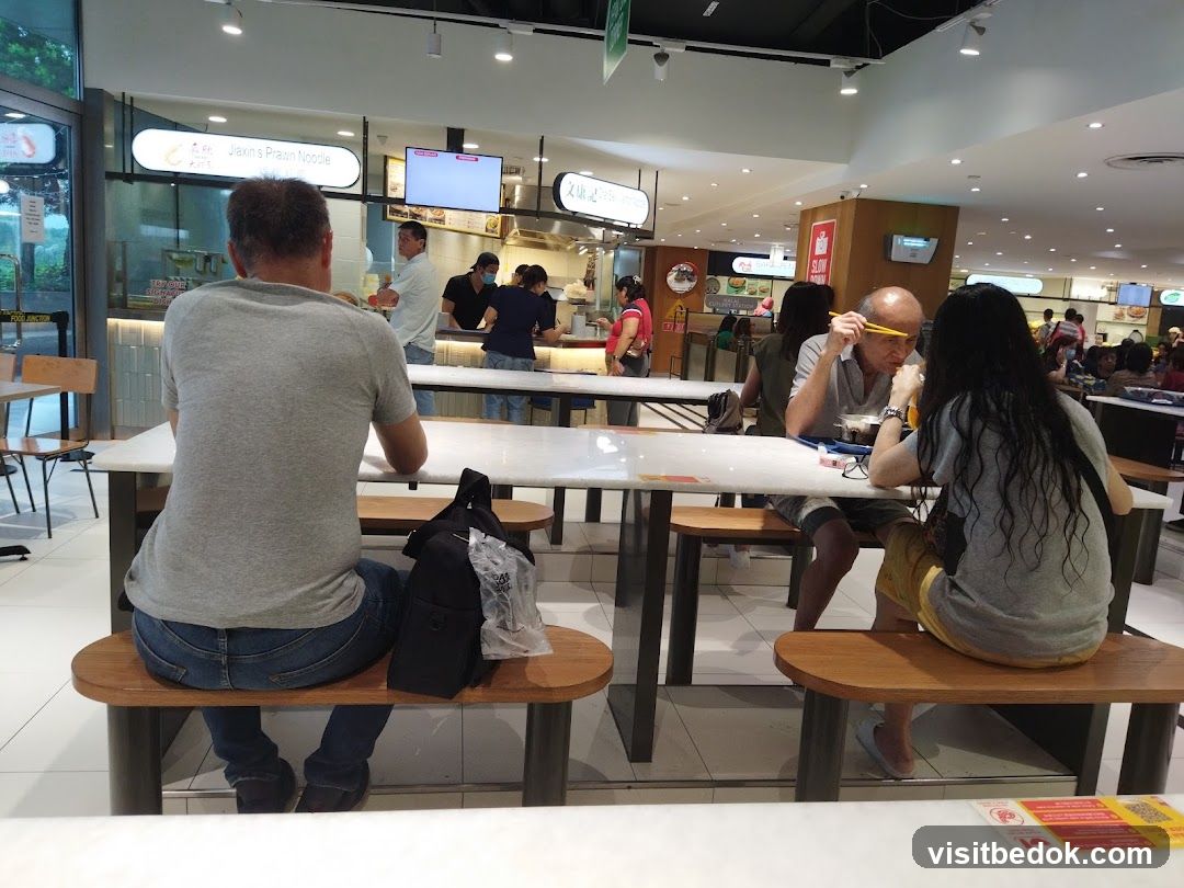 Food court dining