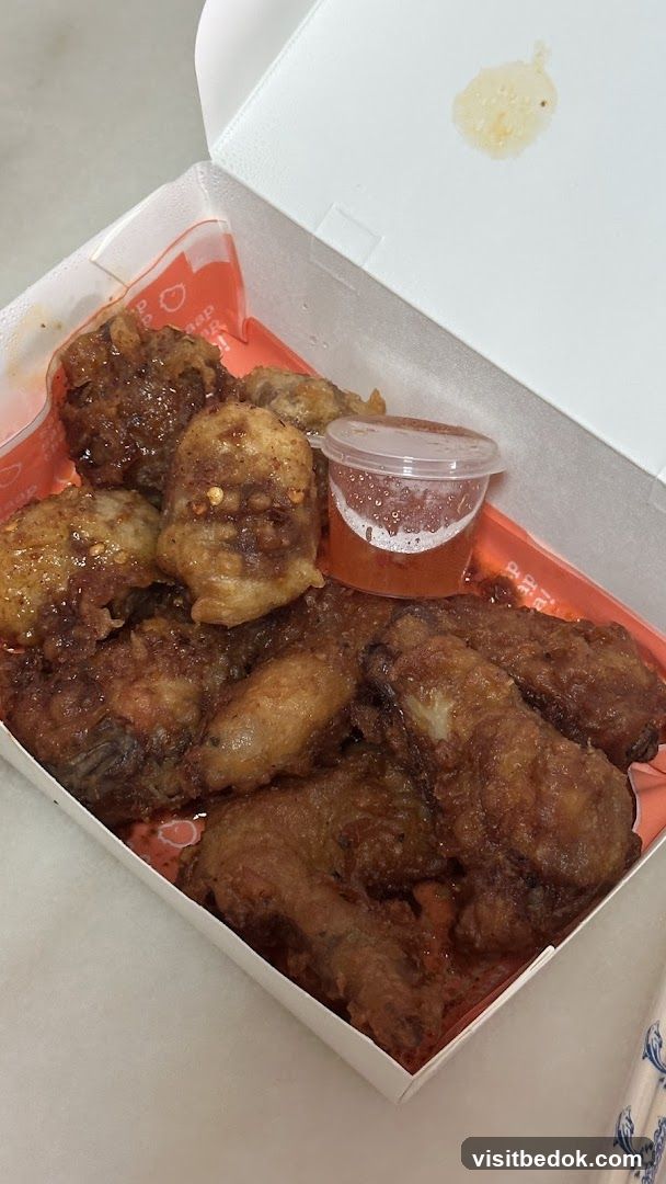Fried Chicken Wings with Sauce
