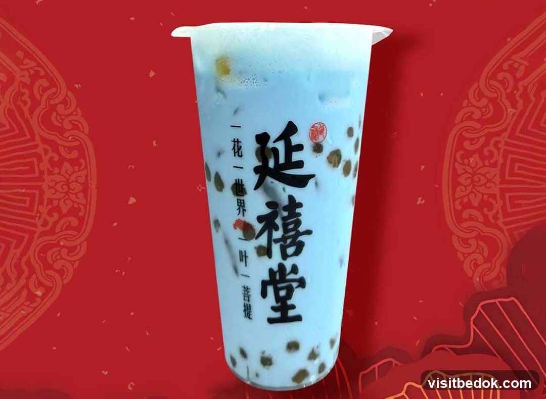 Blue Bubble Tea with Chinese Characters