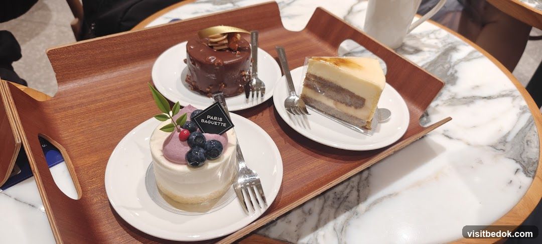 Paris Baguette Desserts