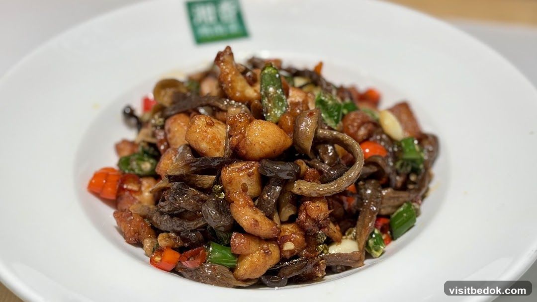 Stir-fried Chicken and Mushrooms