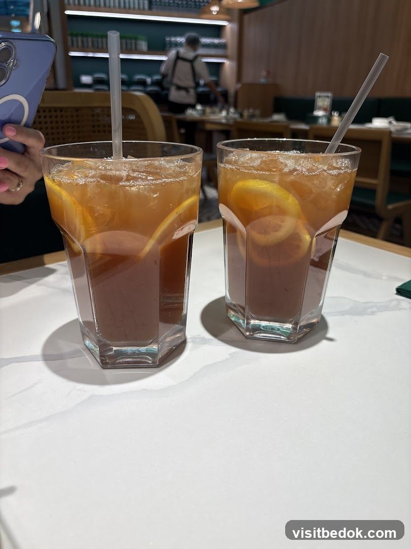 Iced Tea with Lemon Slices