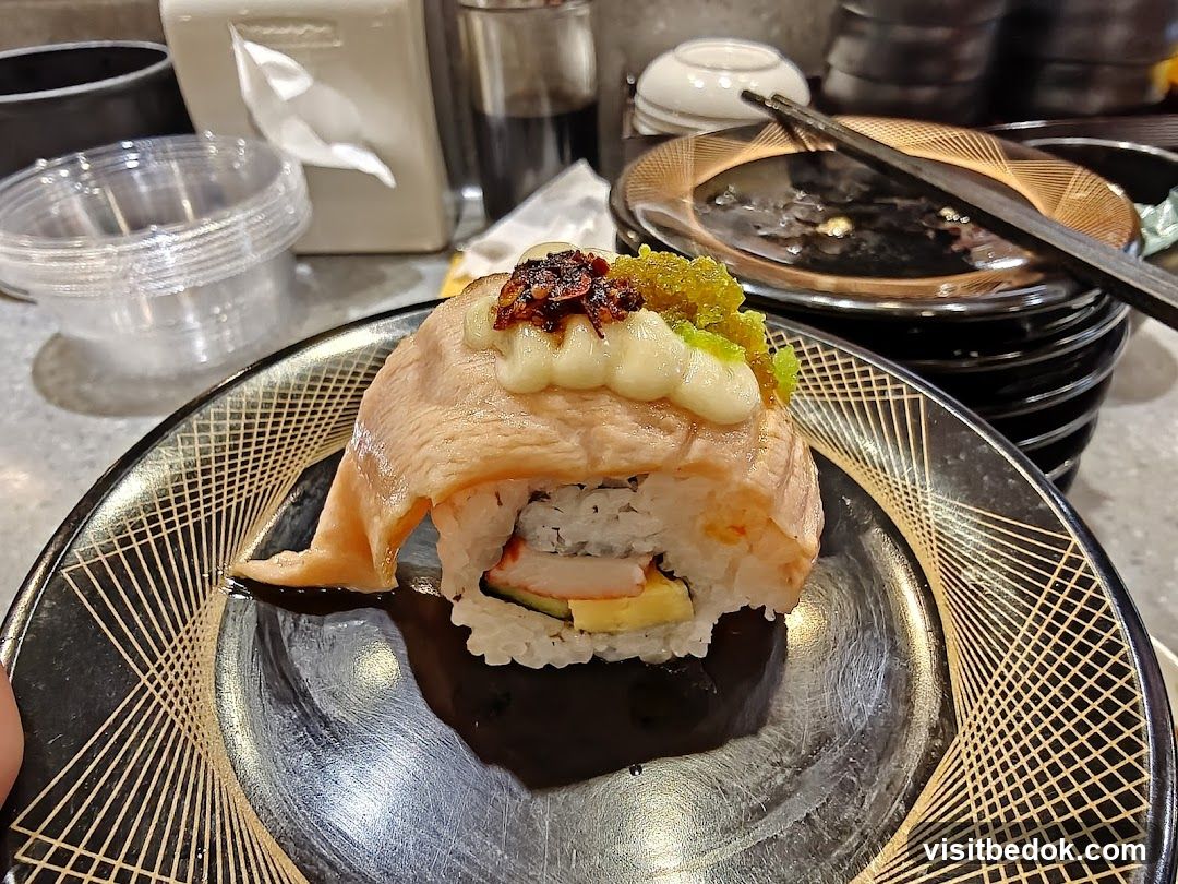 Salmon Sushi Roll