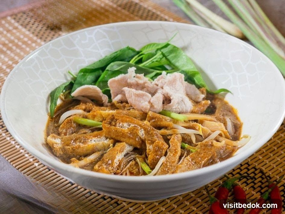 Noodle Dish with Pork and Tofu