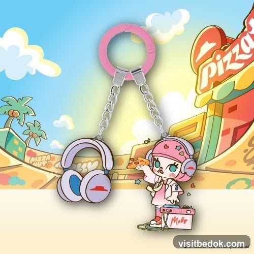 Molly Keychain with Headphones and Pizza